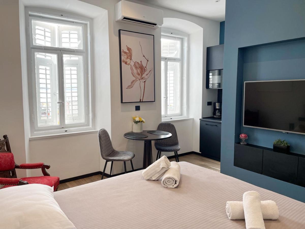 Navis City Apartments Pula Eksteriør billede