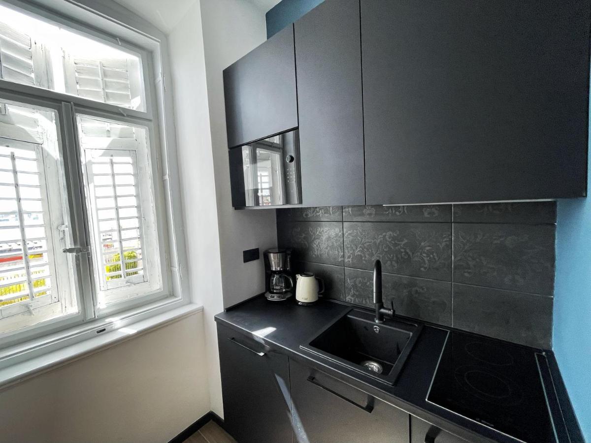 Navis City Apartments Pula Eksteriør billede