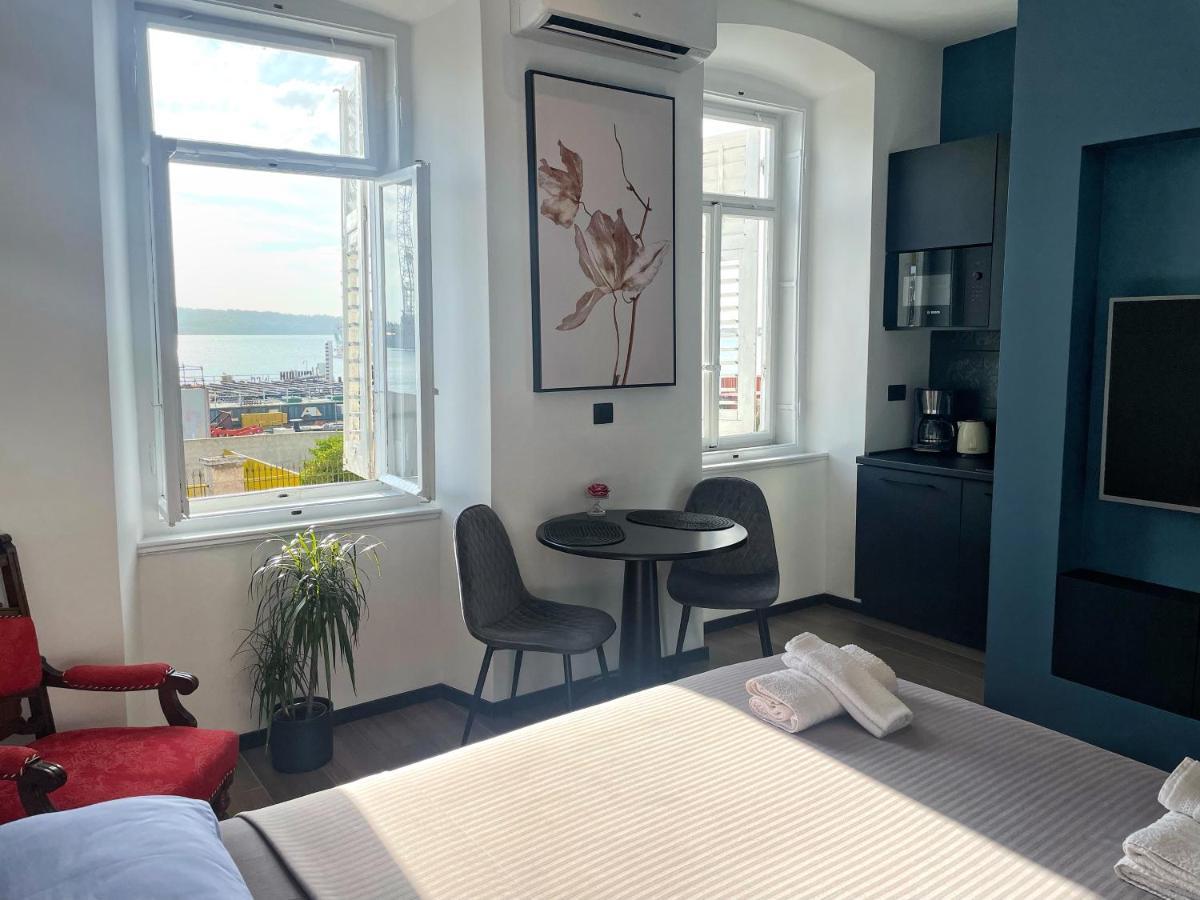 Navis City Apartments Pula Eksteriør billede