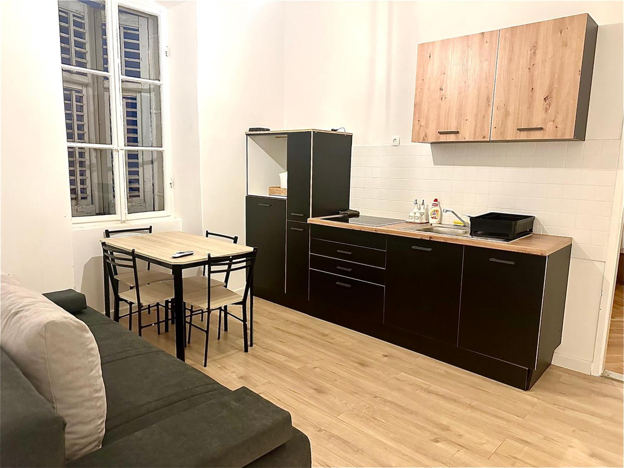Navis City Apartments Pula Eksteriør billede